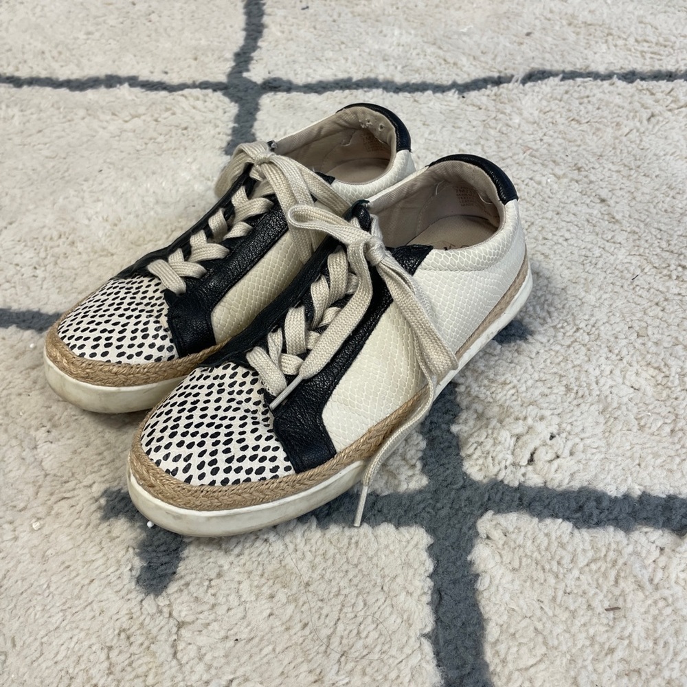 Crown Vintage Black speckled sneaker - excellent used condition